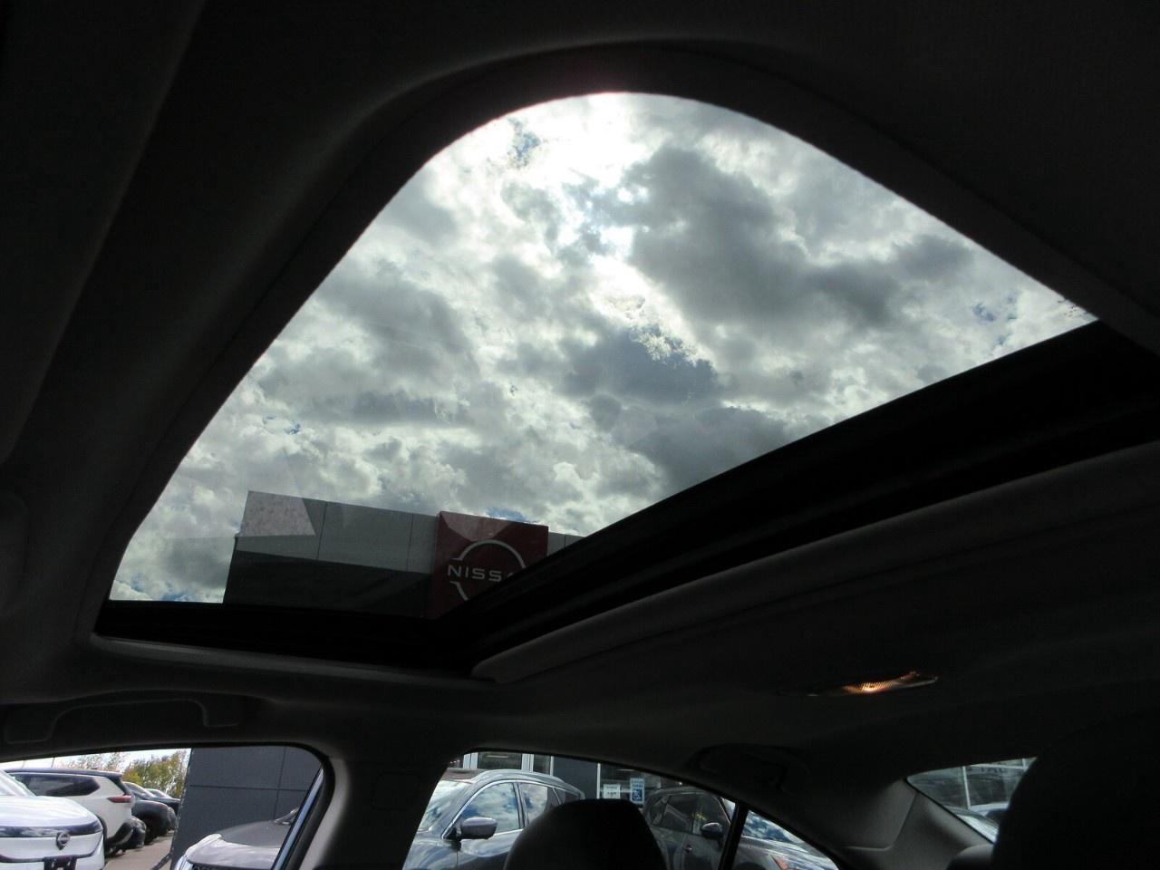 2015 Subaru Legacy 4dr Sdn CVT 2.5i w/Limited Pkg Photo