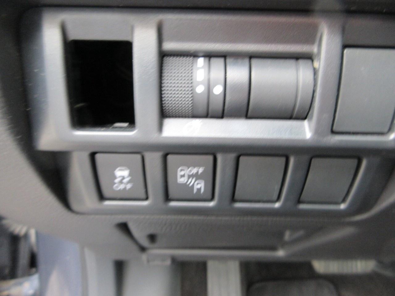 2015 Subaru Legacy 4dr Sdn CVT 2.5i w/Limited Pkg Photo