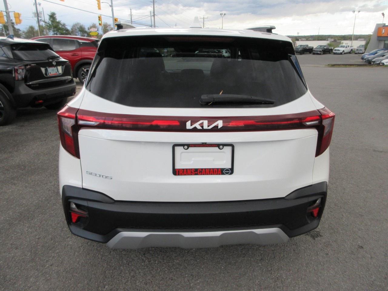 2024 Kia Seltos LX FWD Photo3