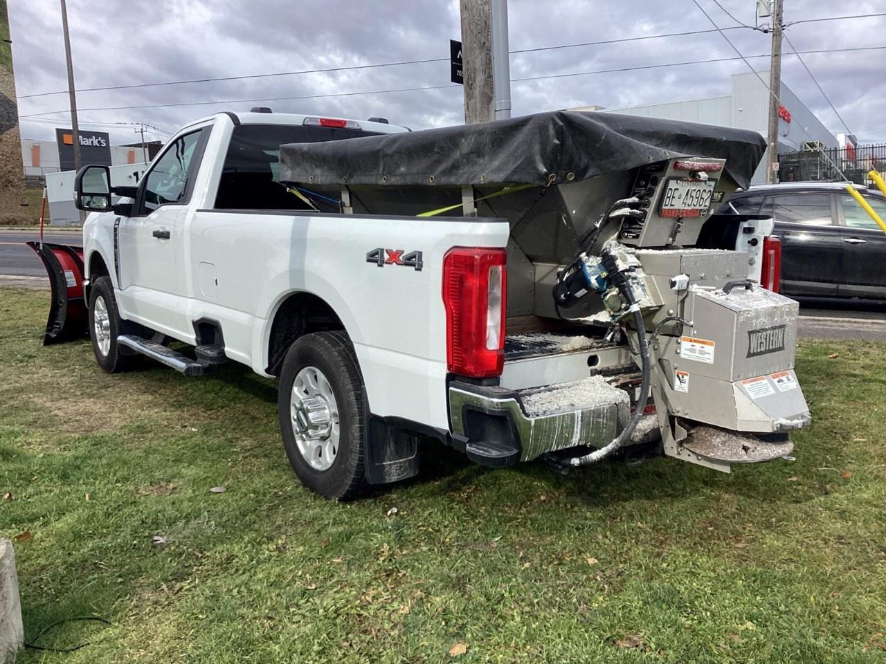 2024 Ford SUPER DUTY F-250 SRW  Photo2