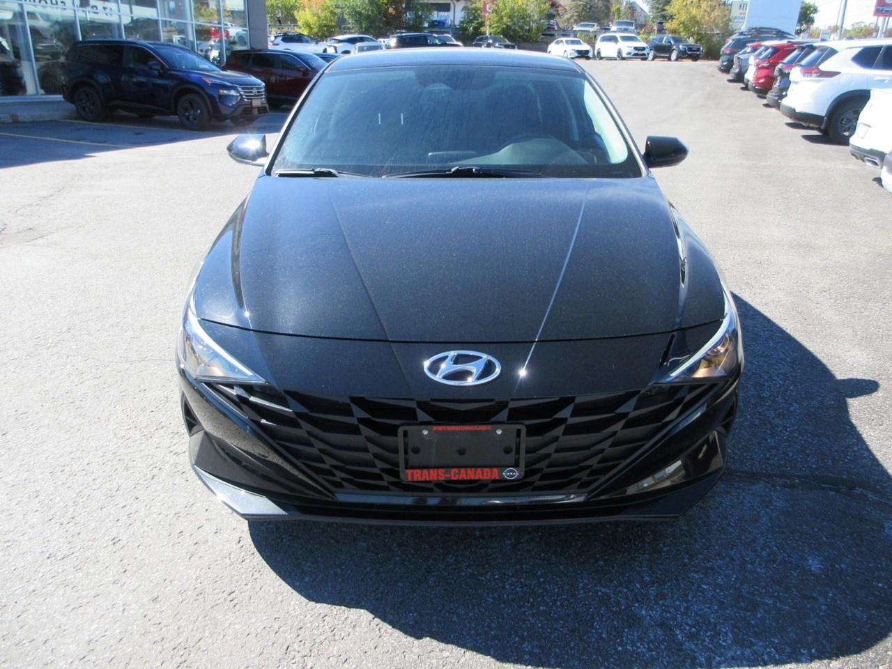 2022 Hyundai Elantra Preferred IVT Photo