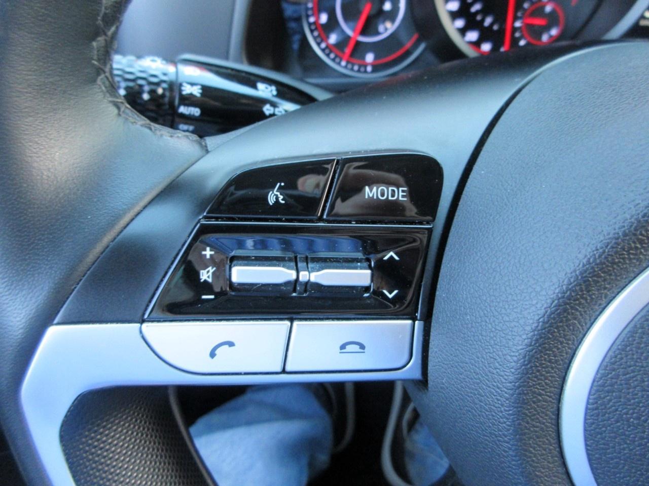 2022 Hyundai Elantra Preferred IVT Photo