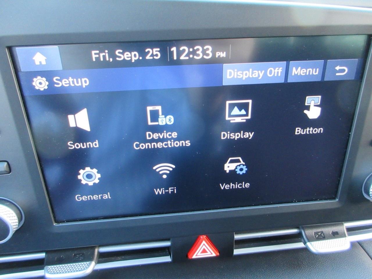 2022 Hyundai Elantra Preferred IVT Photo