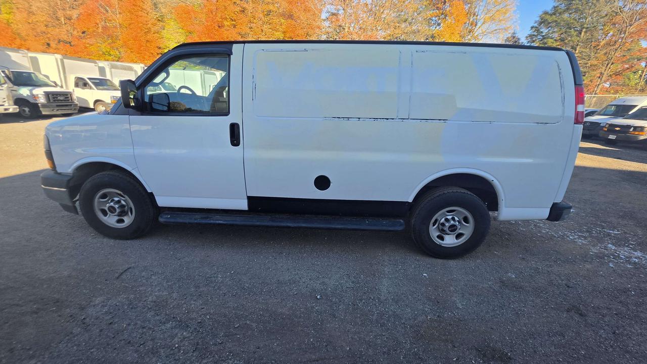 2017 GMC Savana 2500 G2500 - 4.8L V8 - Cruise/Divider - VN-329218 Photo
