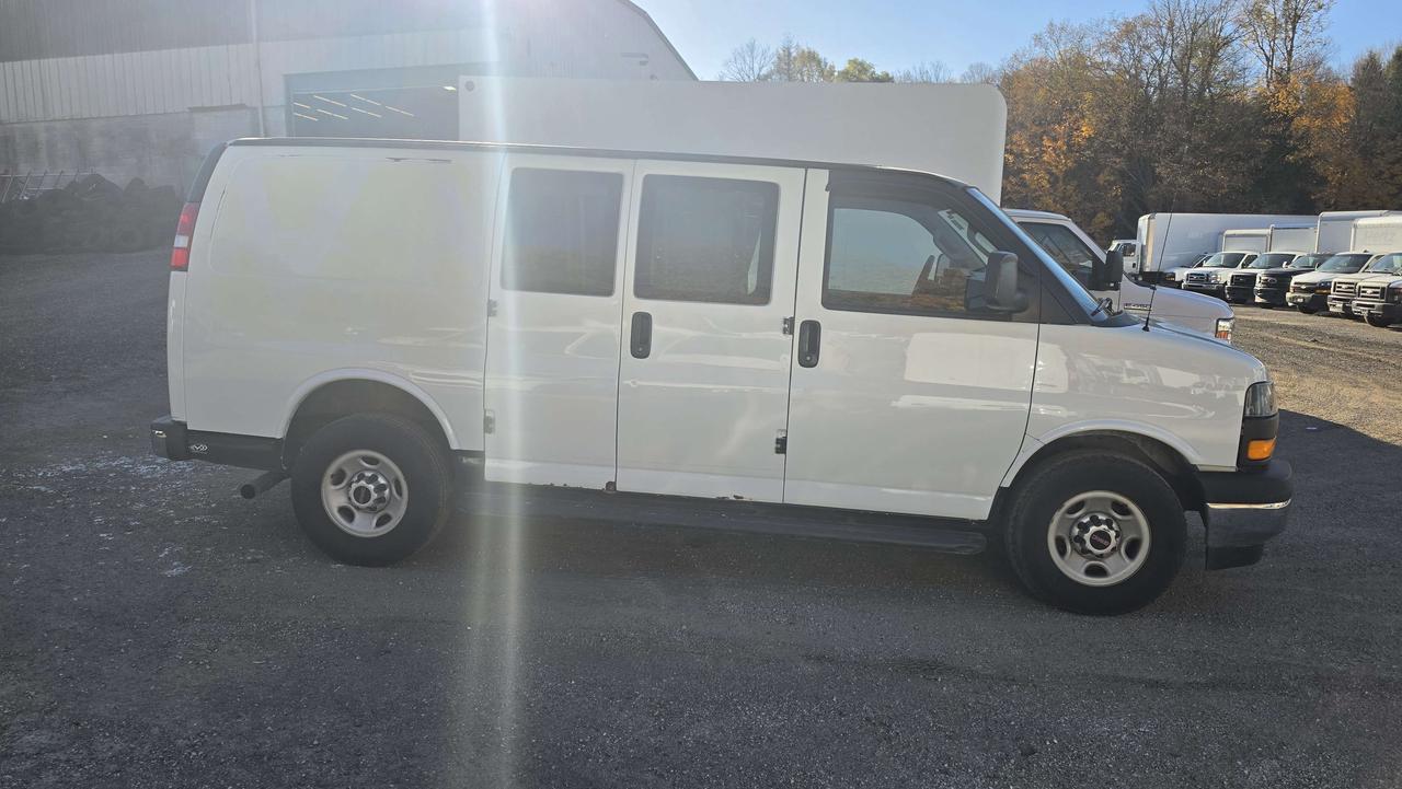 2017 GMC Savana 2500 G2500 - 4.8L V8 - Cruise/Divider - VN-329218 Photo