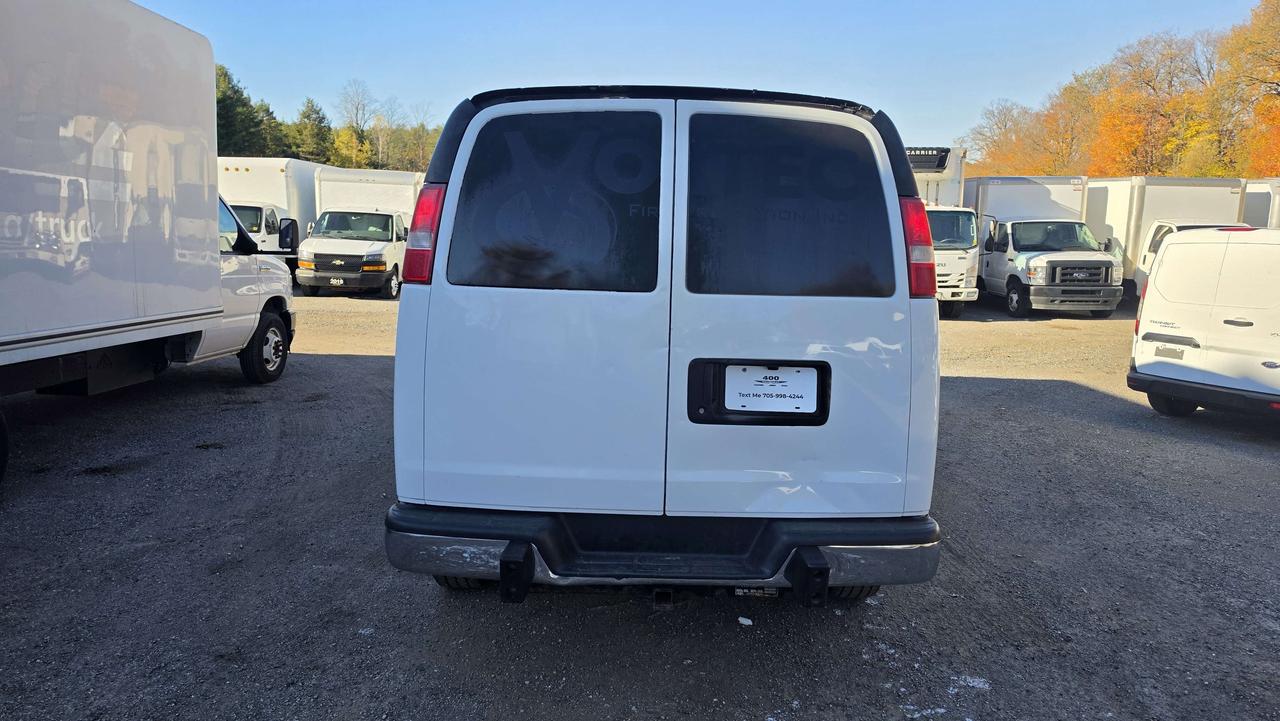 2017 GMC Savana 2500 G2500 - 4.8L V8 - Cruise/Divider - VN-329218 Photo