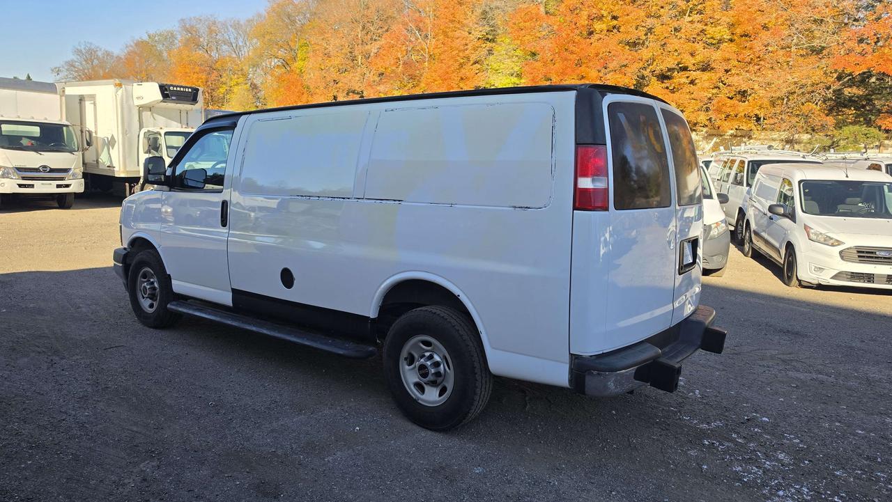 2017 GMC Savana 2500 G2500 - 4.8L V8 - Cruise/Divider - VN-329218 Photo