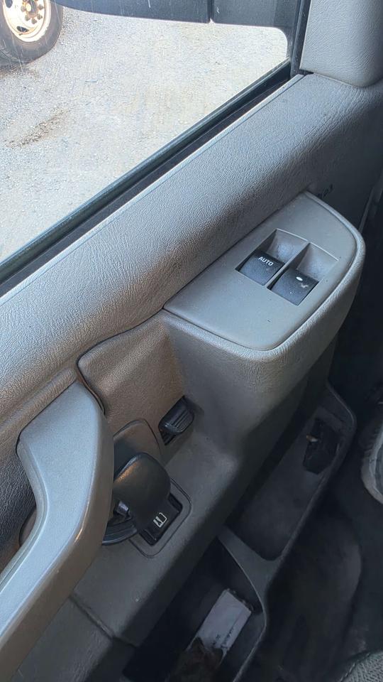 2017 GMC Savana 2500 G2500 - 4.8L V8 - Cruise/Divider - VN-329218 Photo