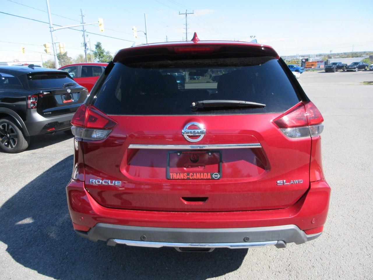 2020 Nissan Rogue  Photo3
