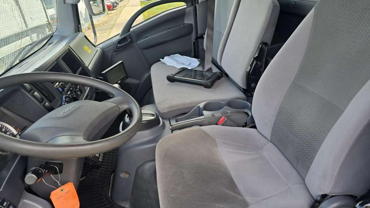 2018 Isuzu NRR 20Ft - CARRIER SUPRA 650 Low Temp REEFER - ST-300589 - -None Photo