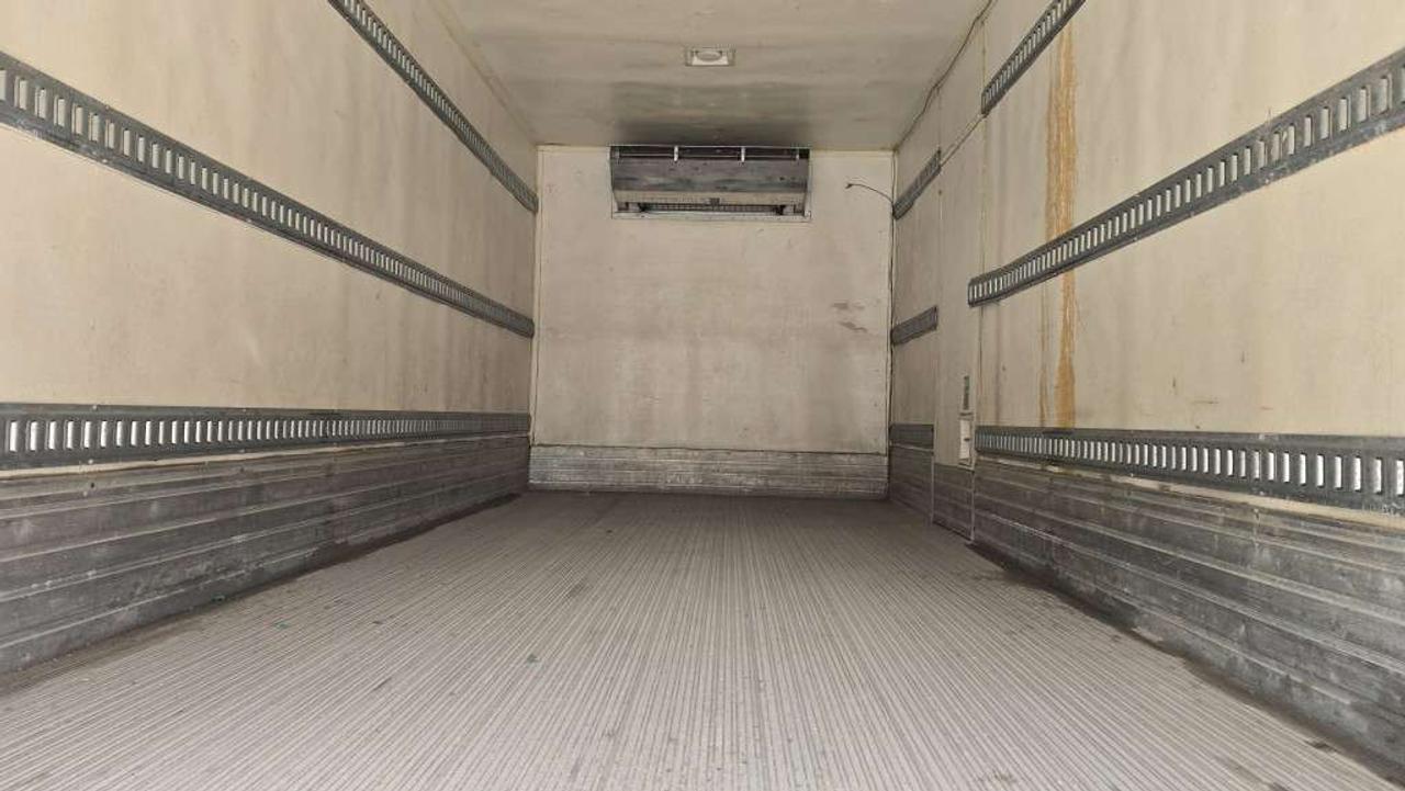 2018 Isuzu NRR 20Ft - CARRIER SUPRA 650 Low Temp REEFER - ST-300589 - -None Photo