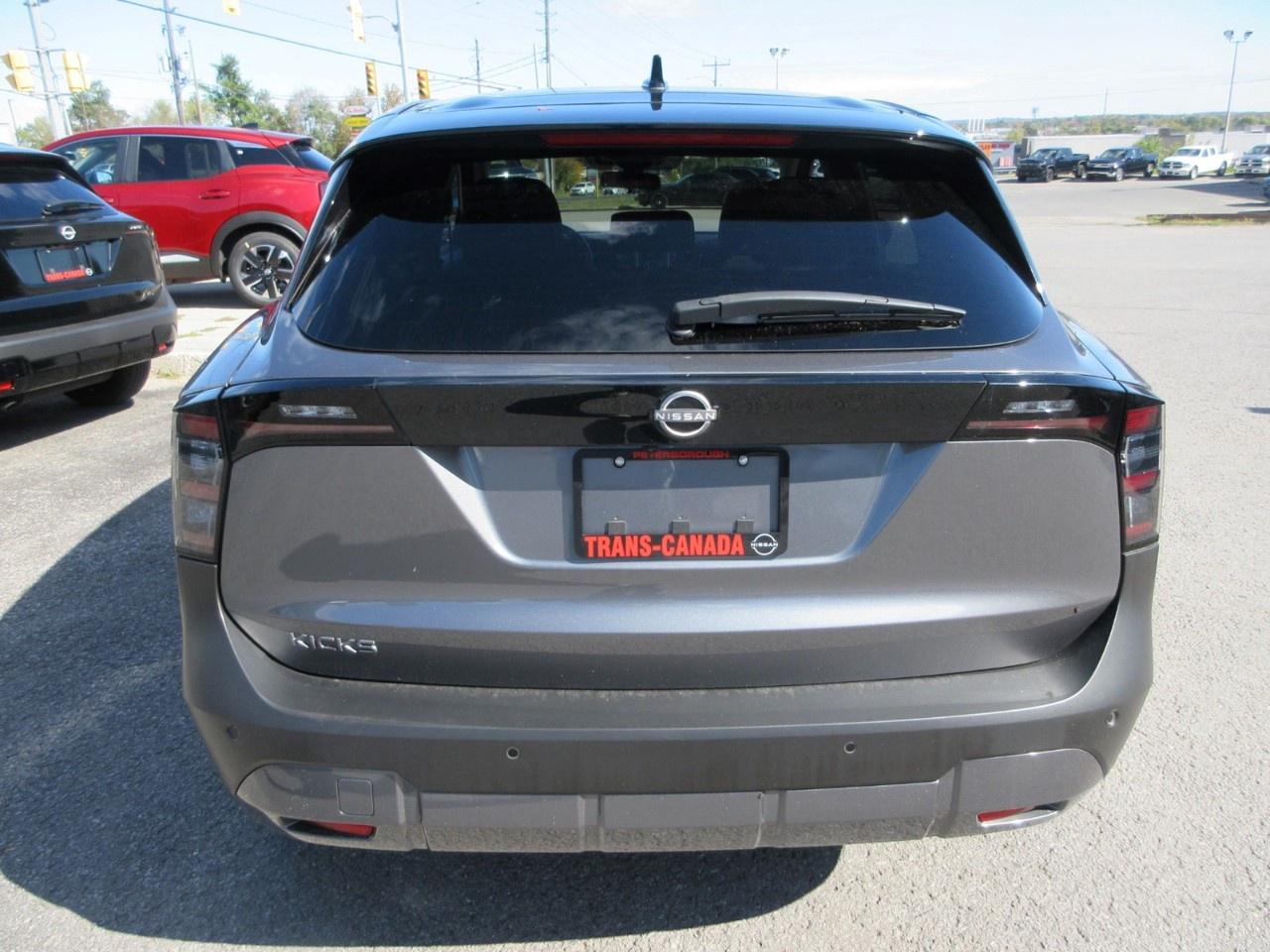 2025 Nissan Kicks SV FWD Photo3