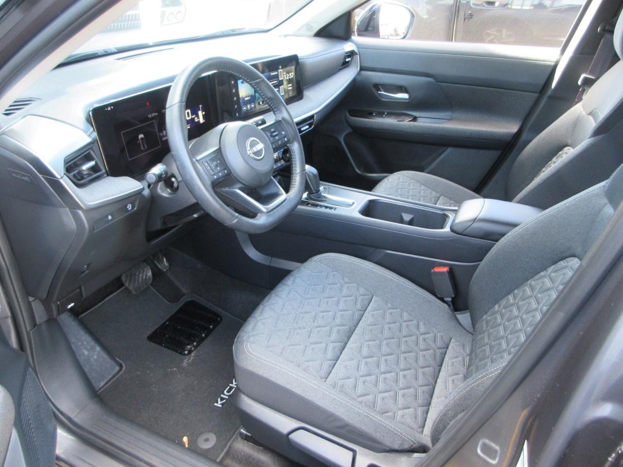 2025 Nissan Kicks SV FWD Photo
