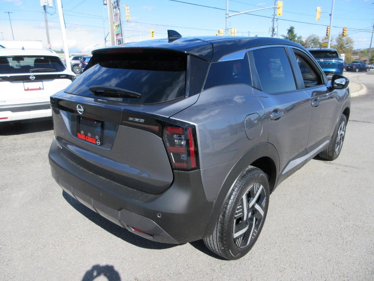 2025 Nissan Kicks SV FWD Photo