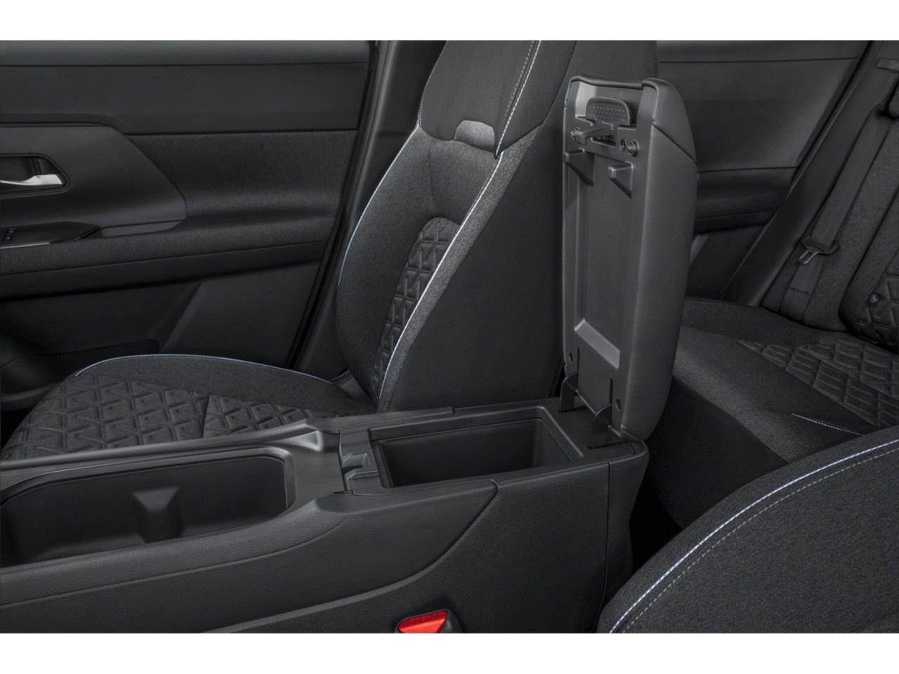 2027 Nissan Kicks SV AWD Photo
