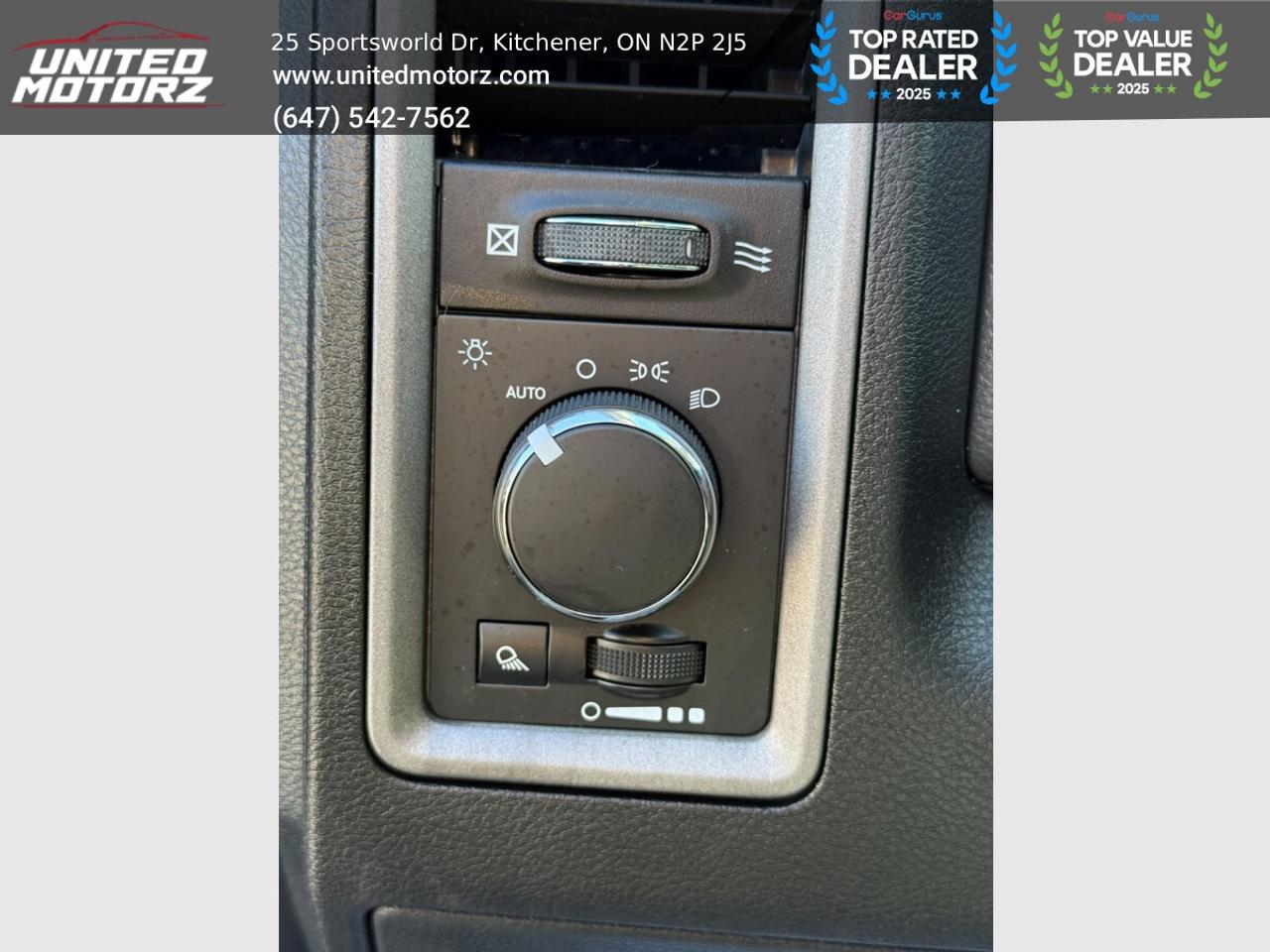 2015 RAM 1500 ST HEMI 5.7L CREW CAB 140.5" 4WD V8~SAFETY CERTIFI Photo