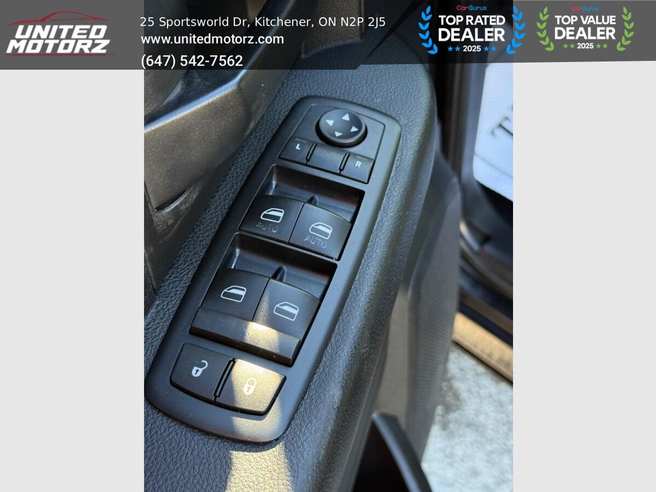 2015 RAM 1500 ST HEMI 5.7L CREW CAB 140.5" 4WD V8~SAFETY CERTIFI Photo