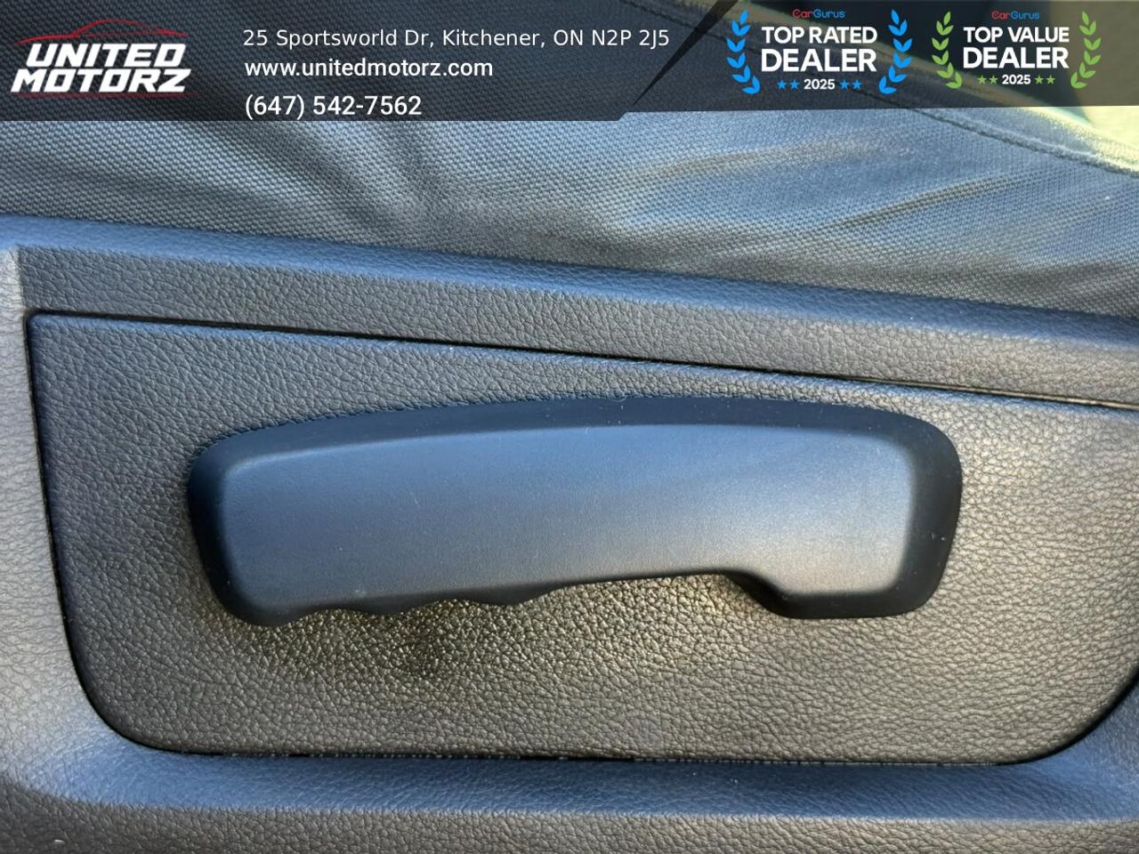 2015 RAM 1500 ST HEMI 5.7L CREW CAB 140.5" 4WD V8~SAFETY CERTIFI Photo