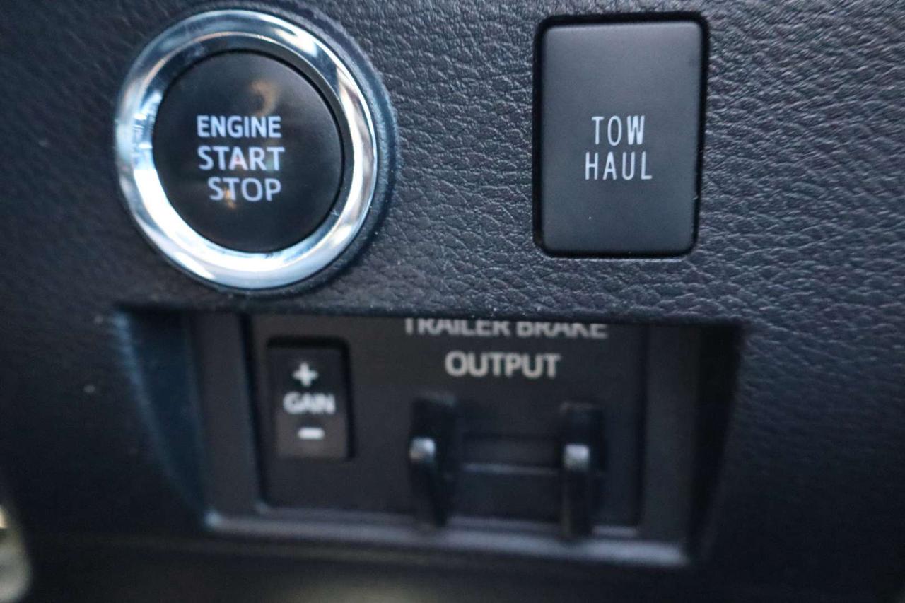2020 Toyota Tundra SR5 TRD 5.7L V8 CrewMax 4WD No Accident One Owner Photo