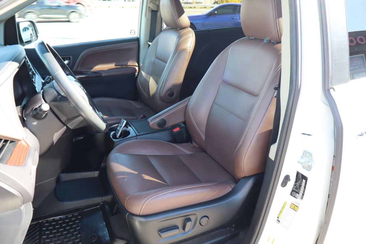 2020 Toyota Sienna Limited 7-Passenger AWD   No Accident   Brown Interior Photo