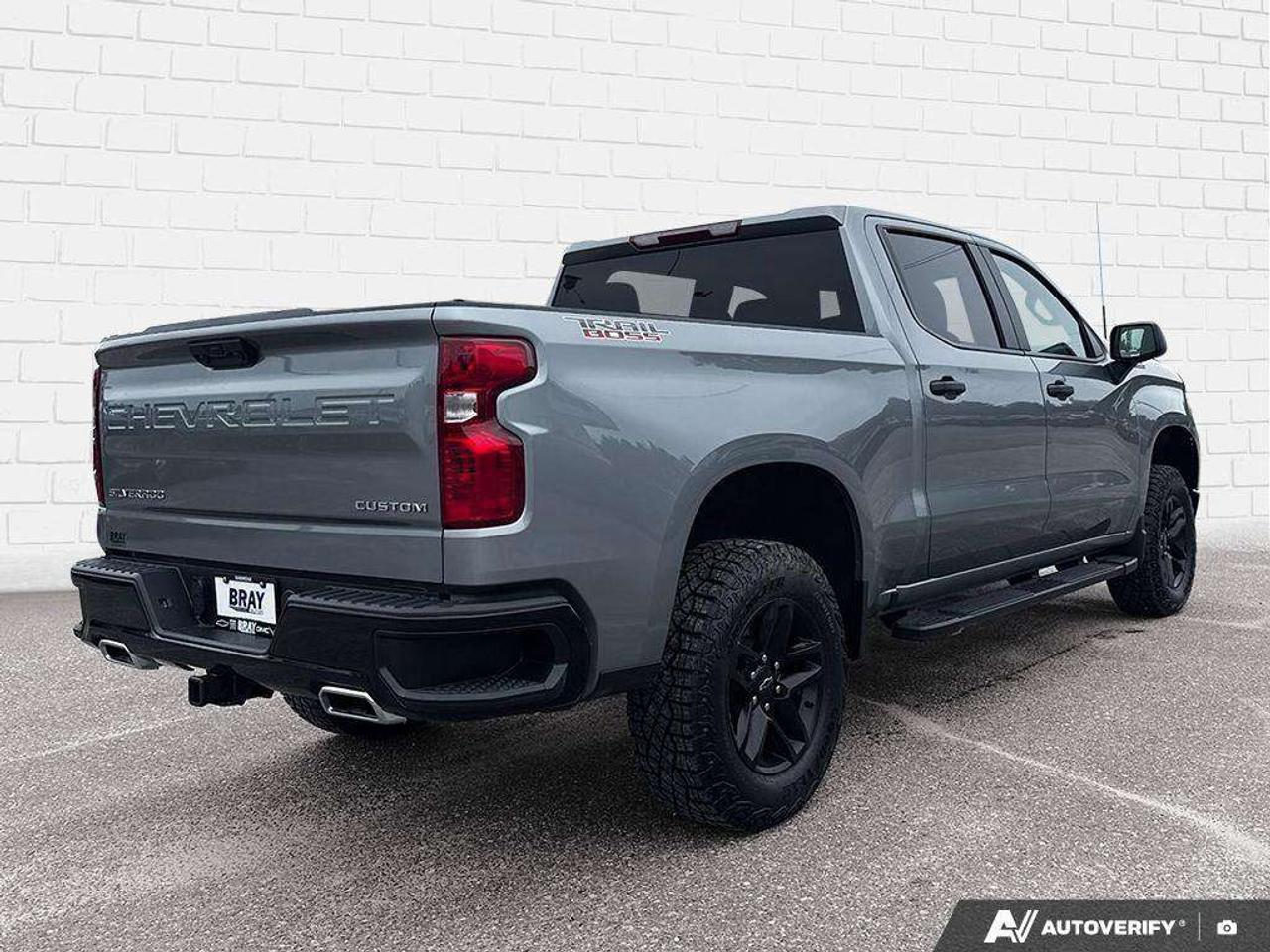 2026 Chevrolet Silverado 1500 TONNEAU. BEDLINER. ALL WEATHER MATS. TRAILER BRAKE CONTROLLER. HITCH GUIDANCE. Photo4