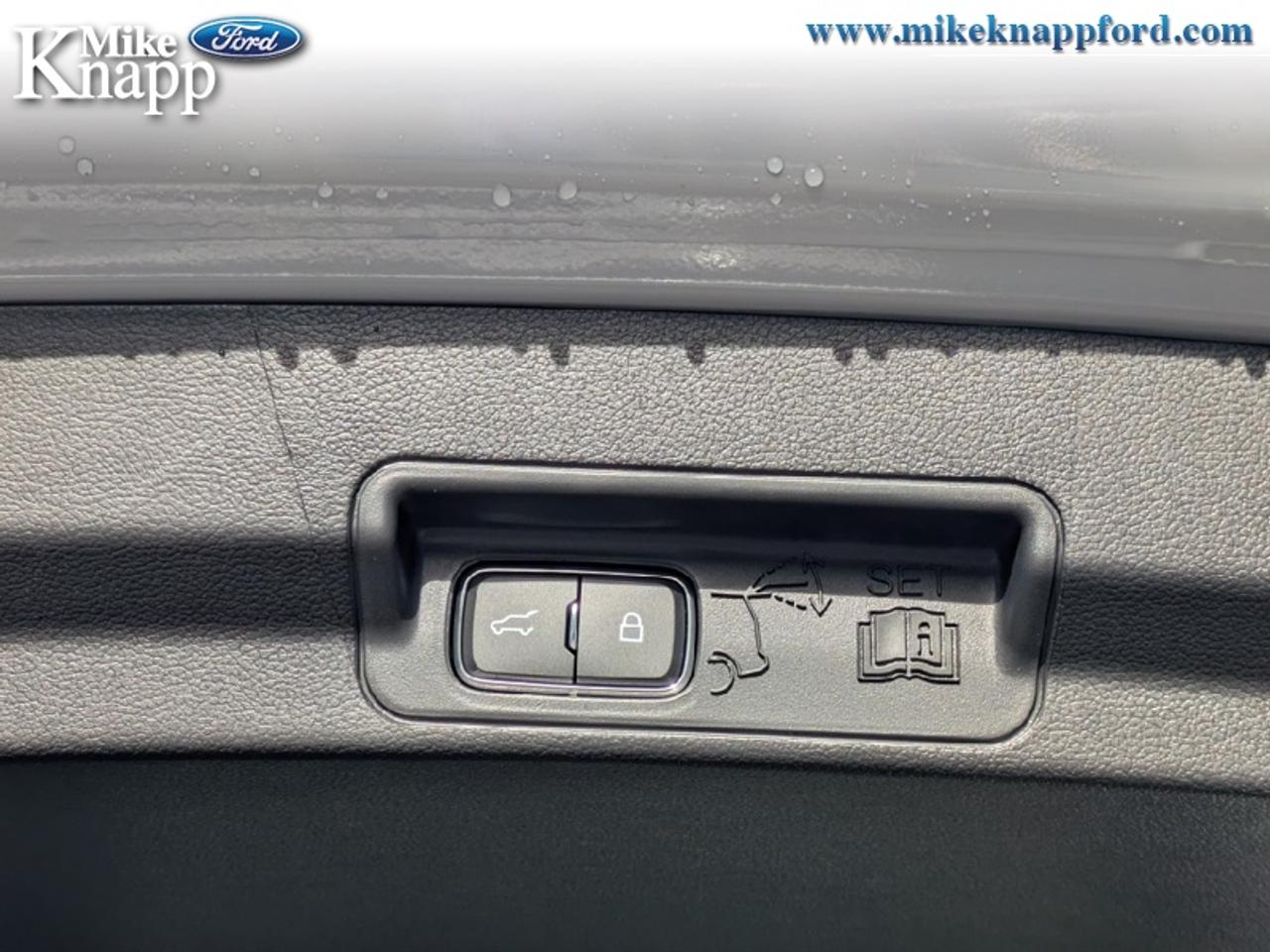 2027 Ford Explorer ST Photo
