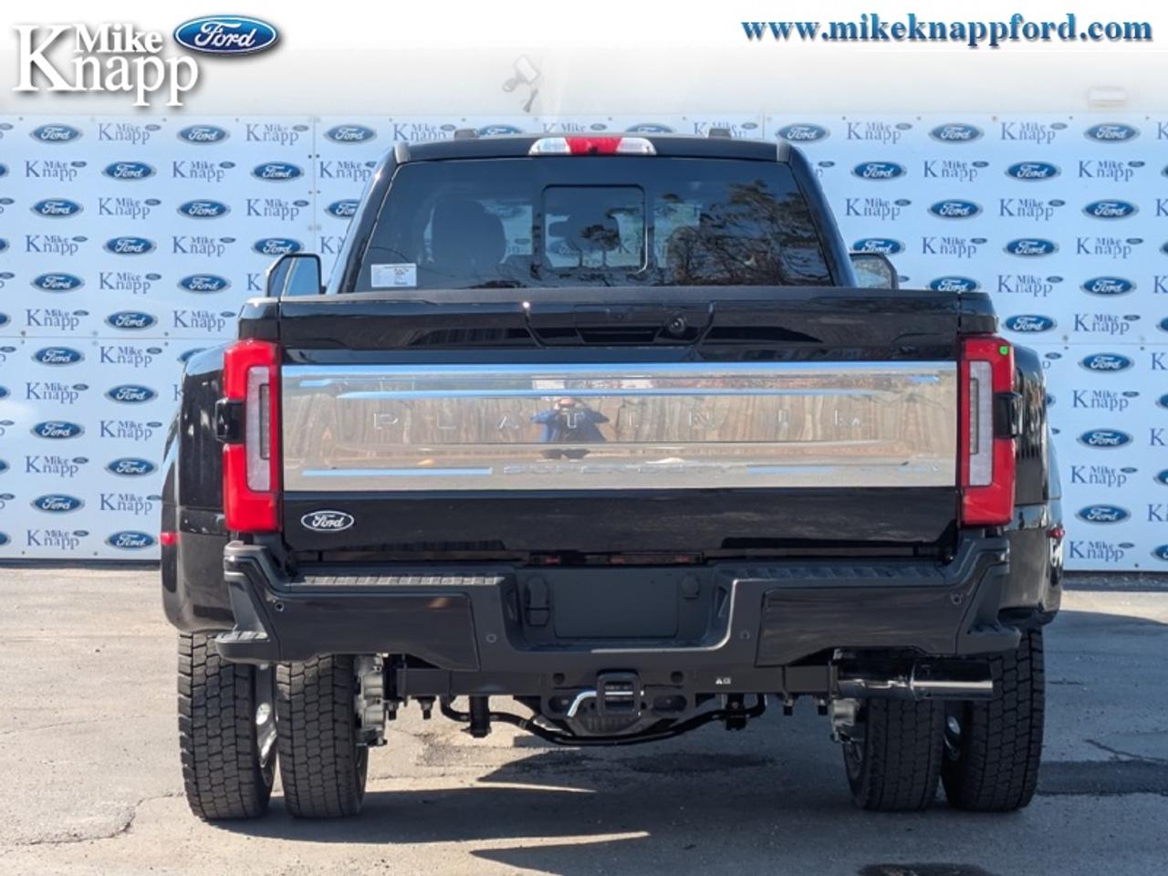 2027 Ford F-450 SUPER DUTY Platinum Photo