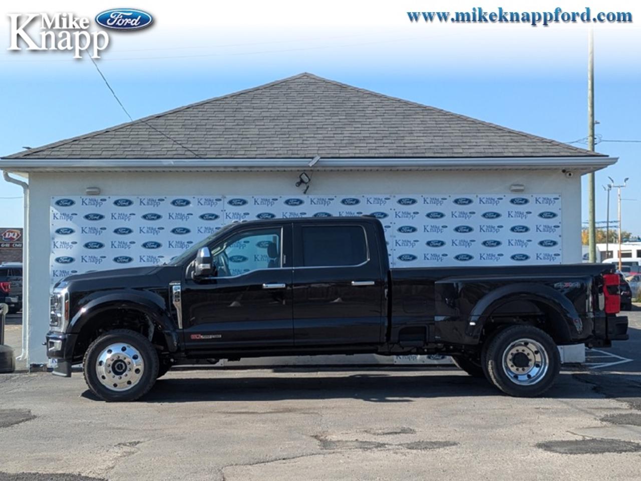 2027 Ford F-450 SUPER DUTY Platinum Photo1