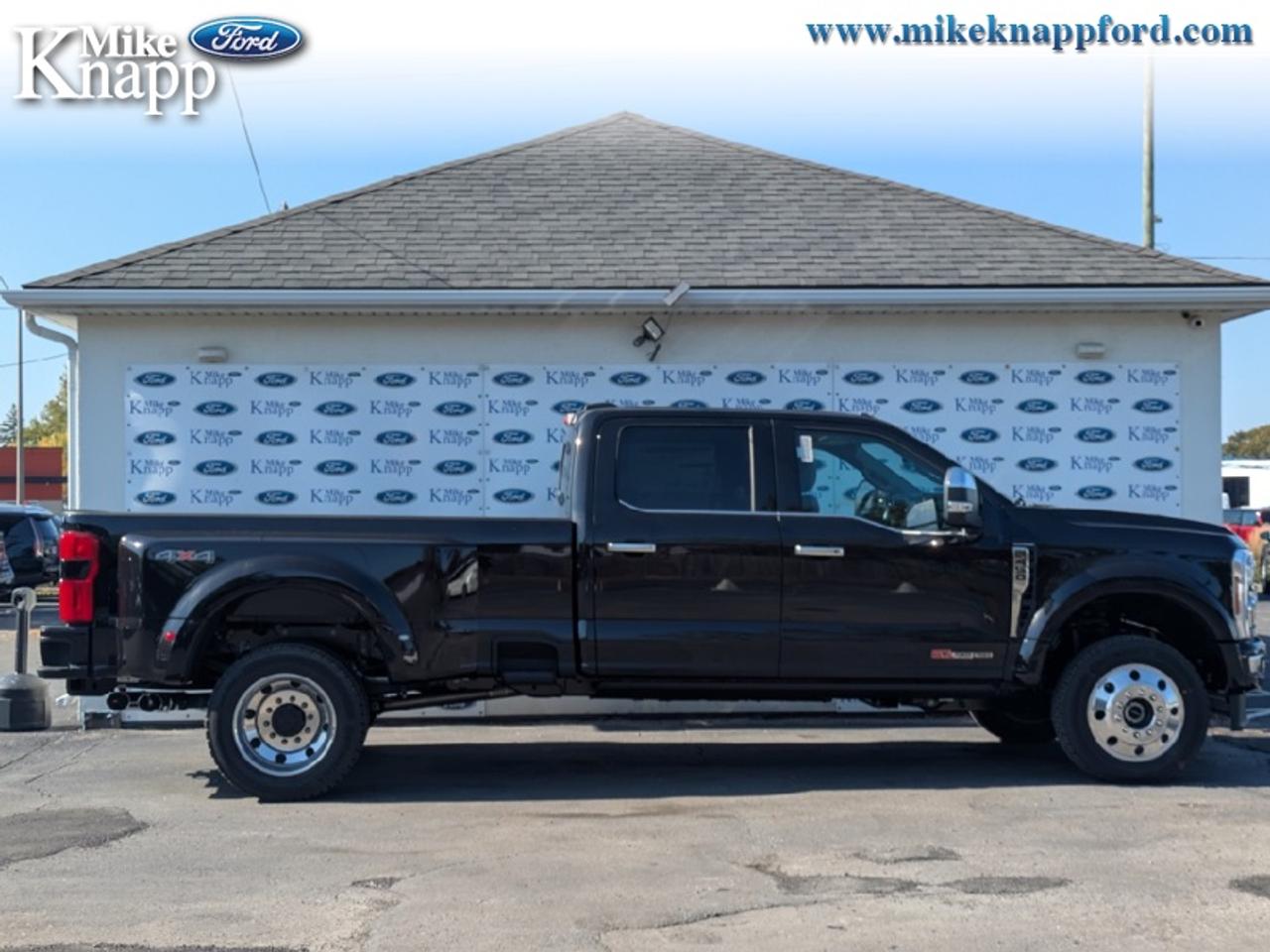 2027 Ford F-450 SUPER DUTY Platinum Photo