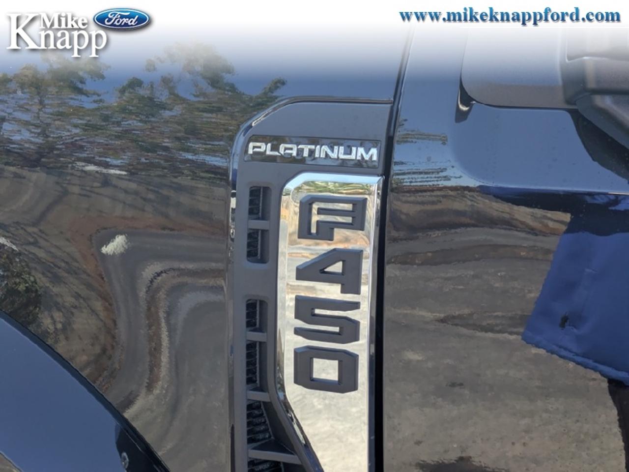 2027 Ford F-450 SUPER DUTY Platinum Photo
