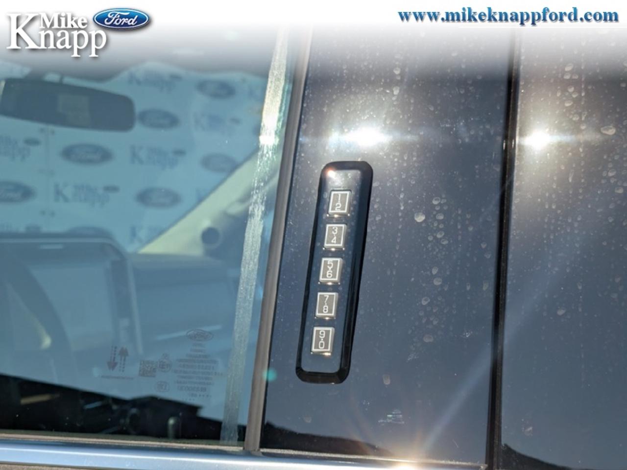 2027 Ford F-450 SUPER DUTY Platinum Photo