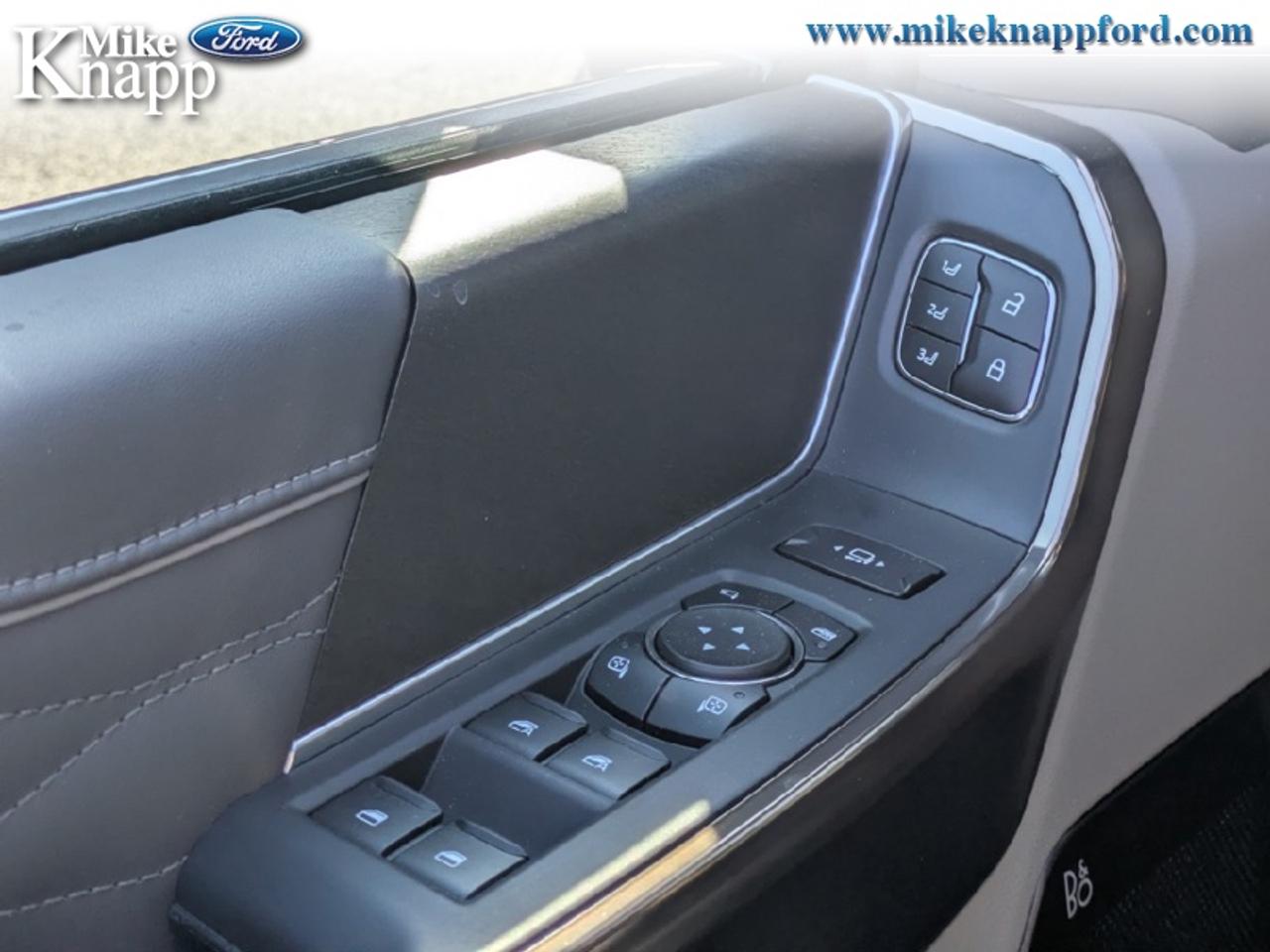 2027 Ford F-450 SUPER DUTY Platinum Photo
