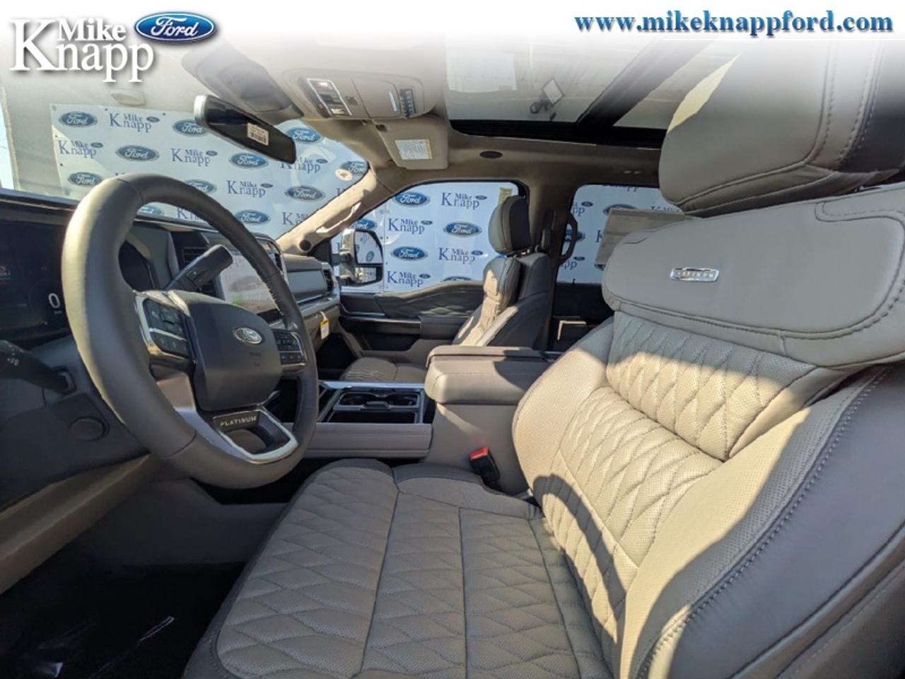 2027 Ford F-450 SUPER DUTY Platinum Photo