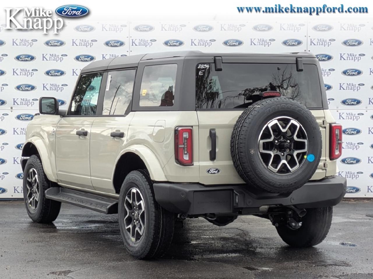 2026 Ford Bronco Outer Banks Photo