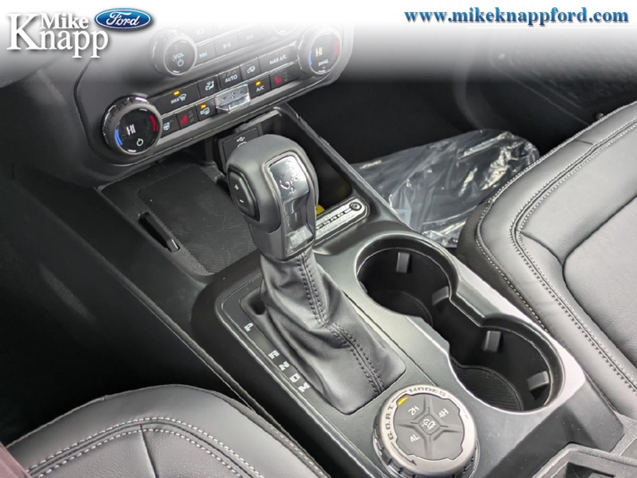 2026 Ford Bronco Outer Banks Photo