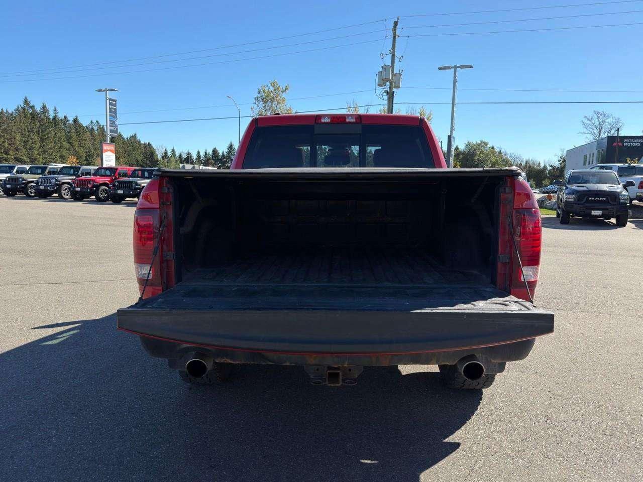2017 RAM 1500 SUNROOF   LEATHER   5.7L V8 HEMI Photo3
