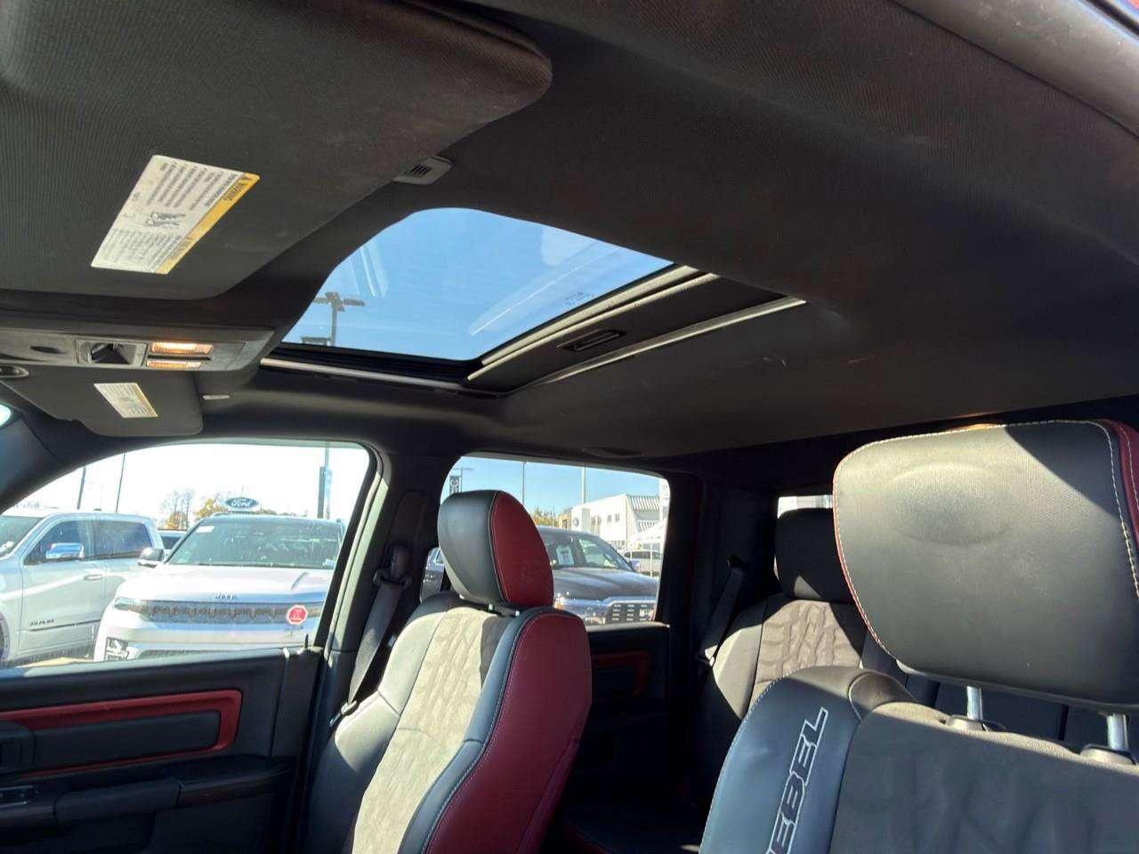 2017 RAM 1500 SUNROOF   LEATHER   5.7L V8 HEMI Photo