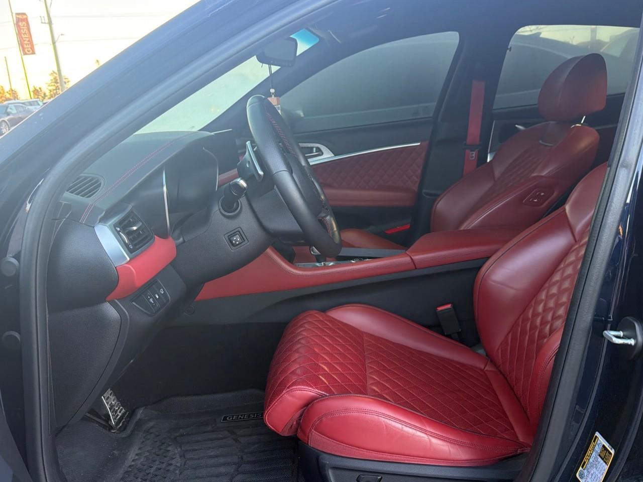 2023 Genesis G70  Photo