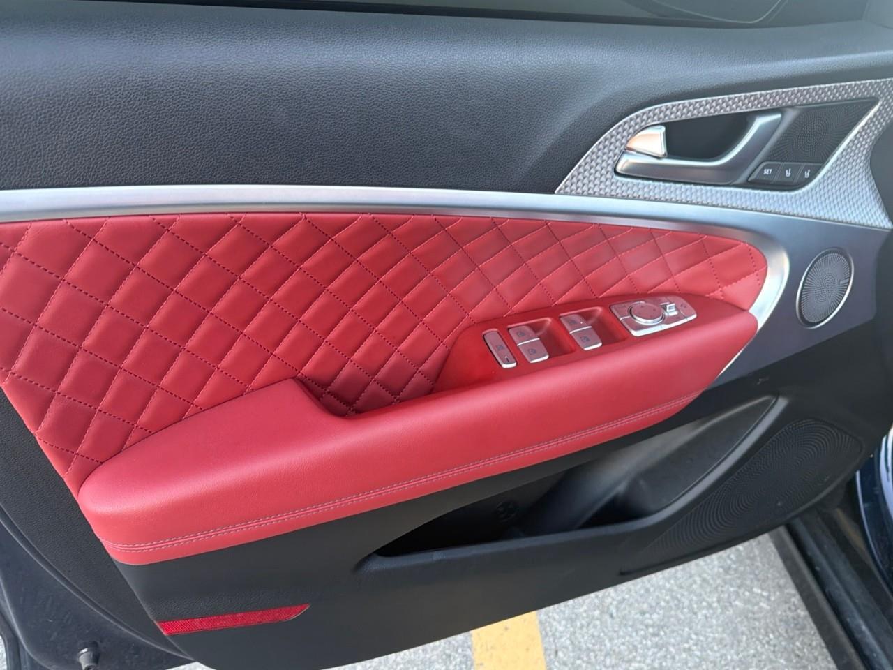 2023 Genesis G70  Photo