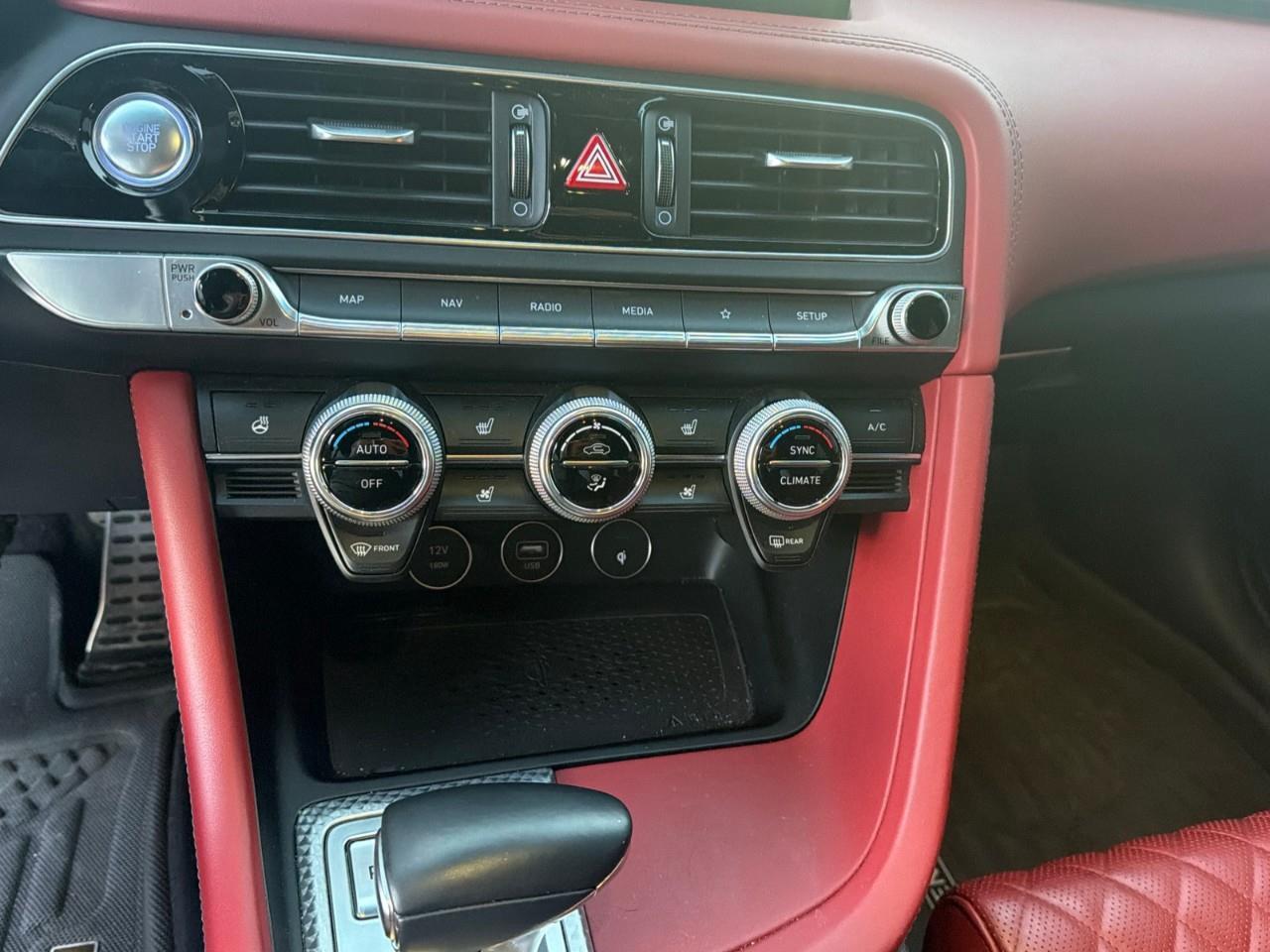 2023 Genesis G70  Photo