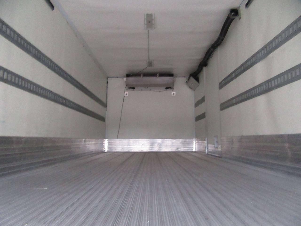 2020 Hino 195  Photo