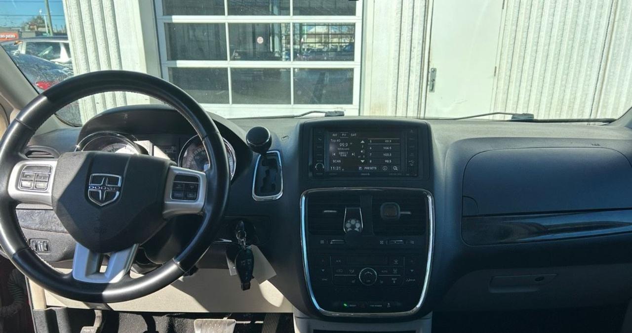 2017 Dodge Grand Caravan Crew Plus Htd Leather DVD Rev.Cam Carfax Clean Photo