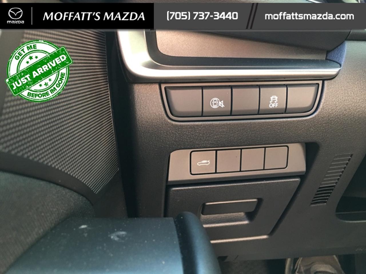 2025 Mazda MAZDA3 GS Photo