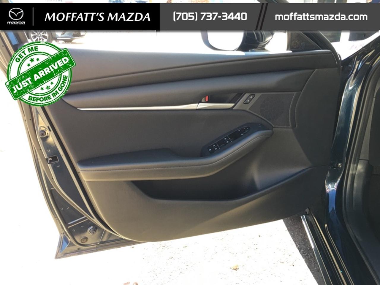2025 Mazda MAZDA3 GS Photo
