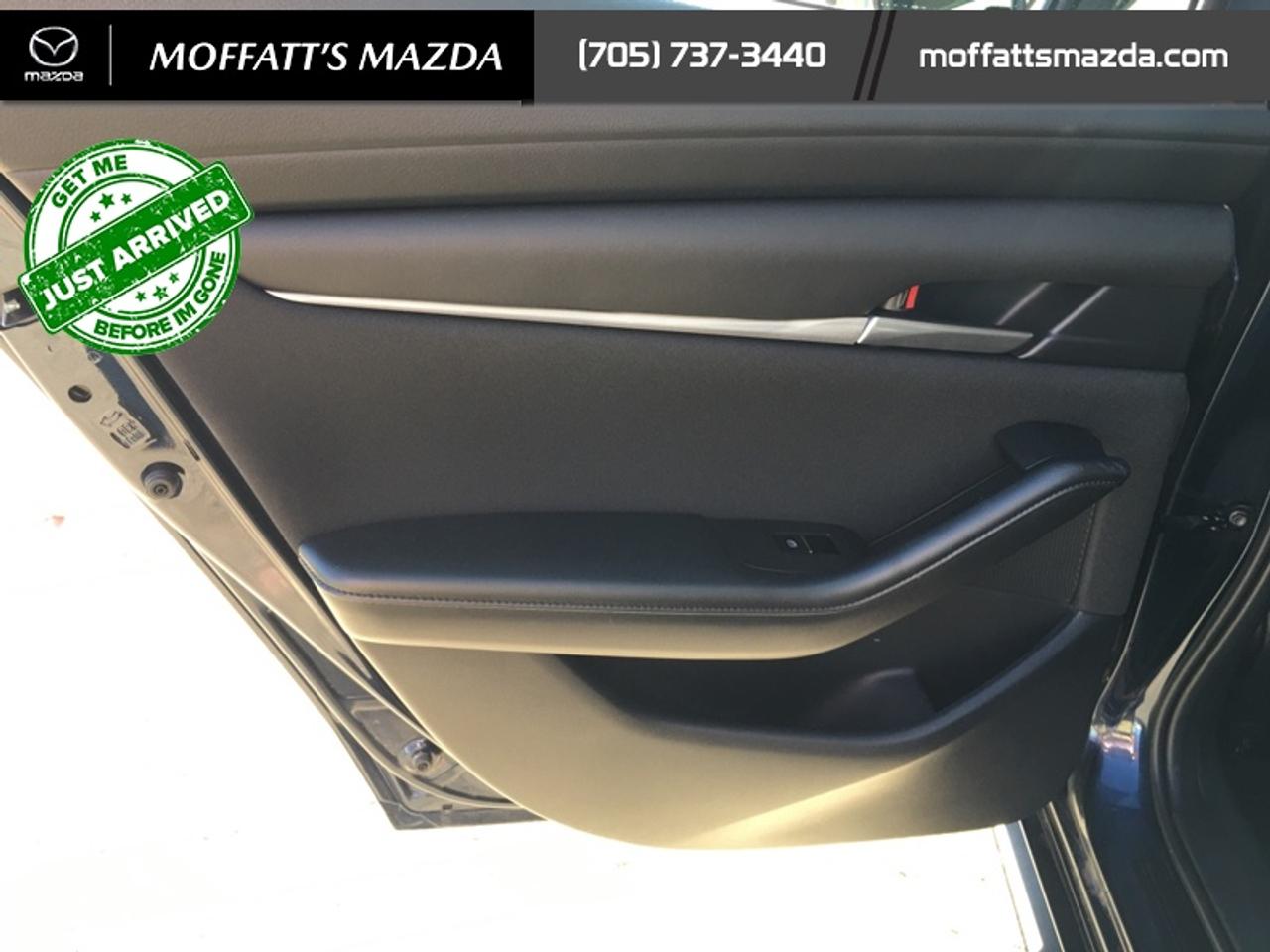 2025 Mazda MAZDA3 GS Photo