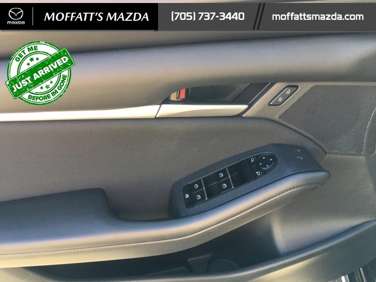 2025 Mazda MAZDA3 GS Photo
