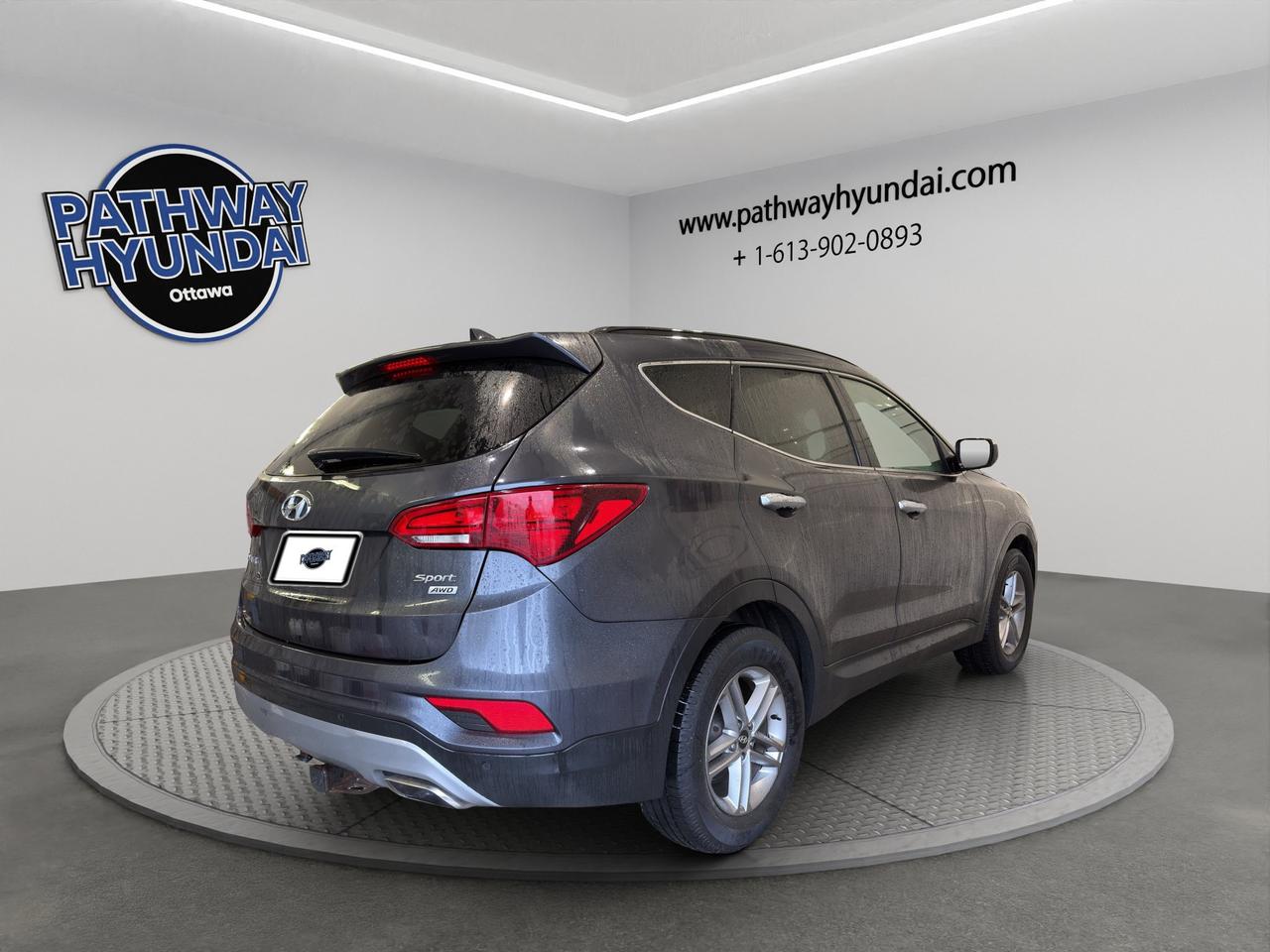 2017 Hyundai Santa Fe Sport Premium | Blind Spot Detection | Rear Cross-Traffic Alert |  Dual-Zone Automatic Climate Control Photo3