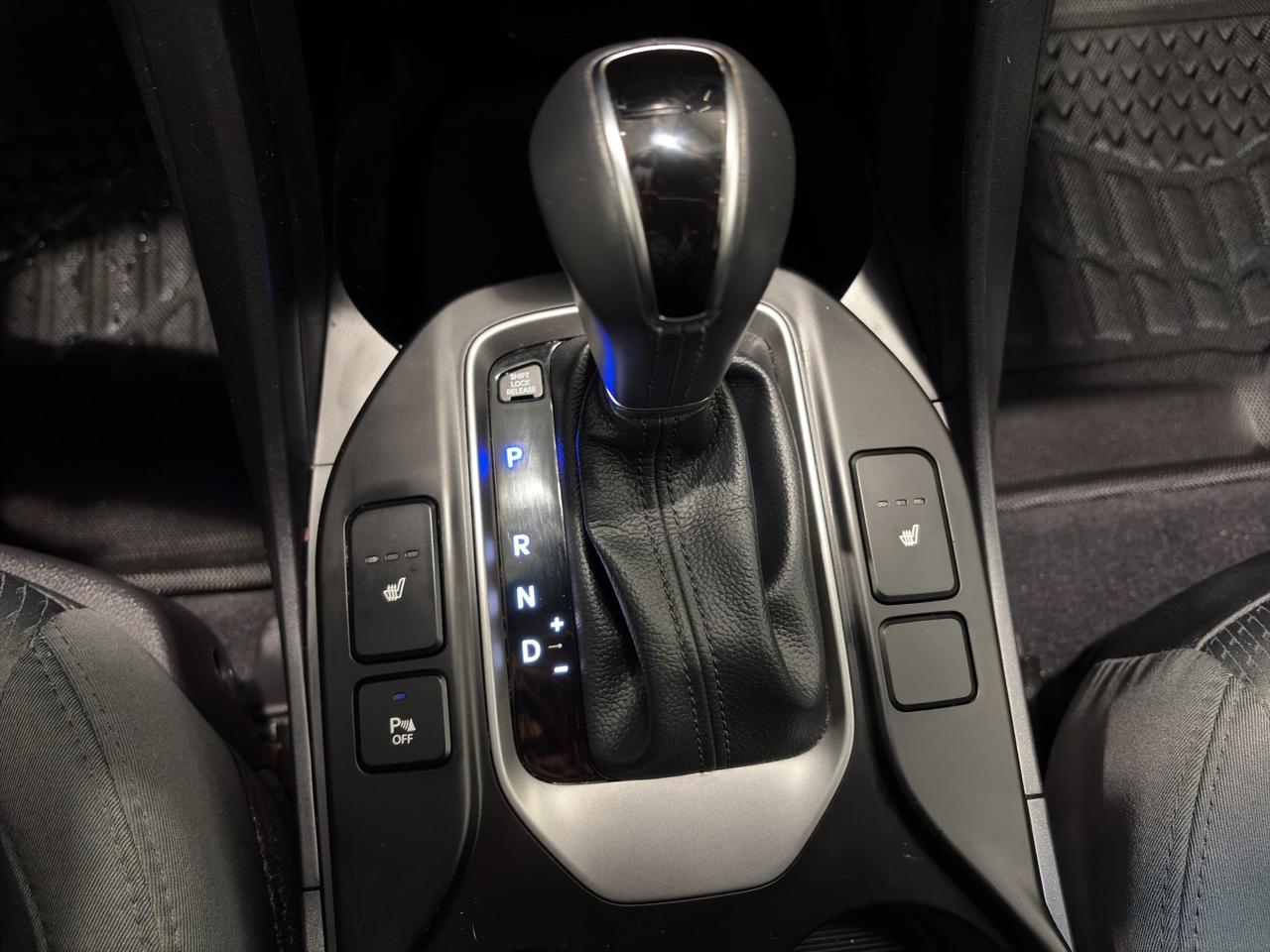 2017 Hyundai Santa Fe Sport Premium | Blind Spot Detection | Rear Cross-Traffic Alert |  Dual-Zone Automatic Climate Control Photo
