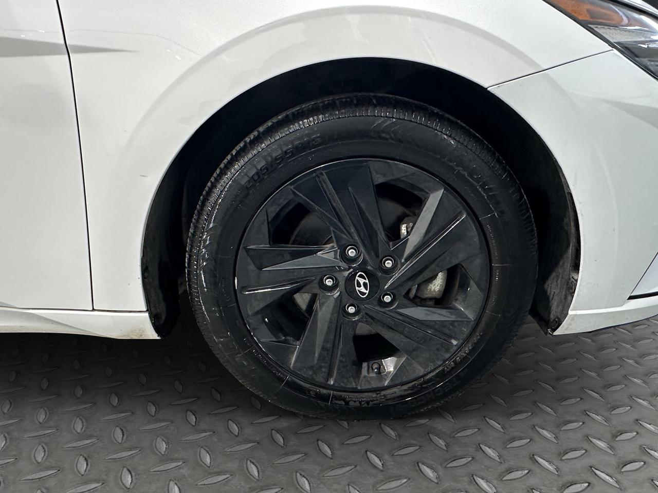 2023 Hyundai Elantra Preferred | Blind-Spot Monitoring | Collision Avoidance | Lane Management Photo1