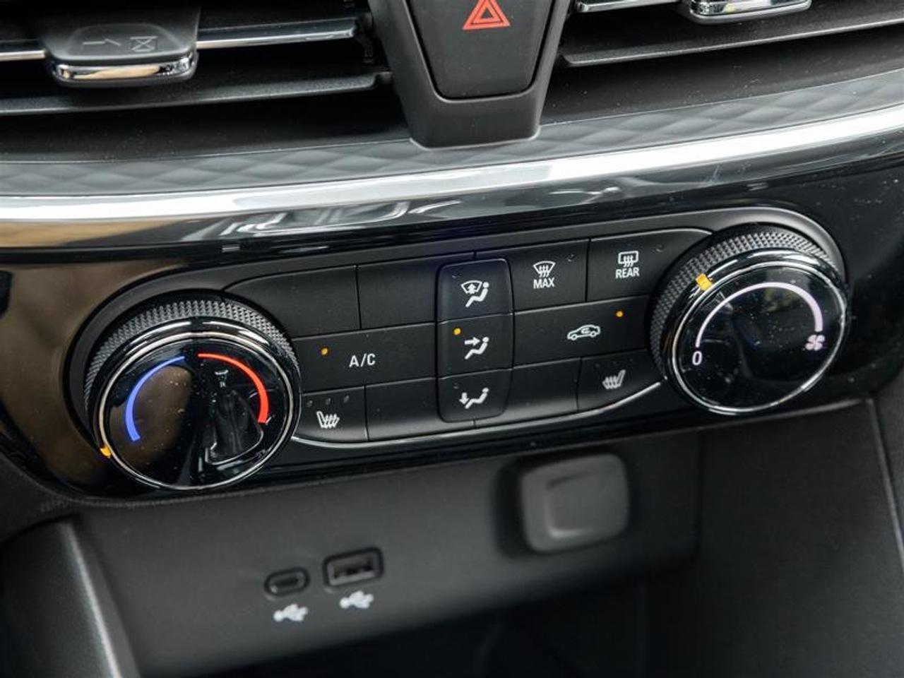 2026 Buick Encore GX Sport Touring Photo